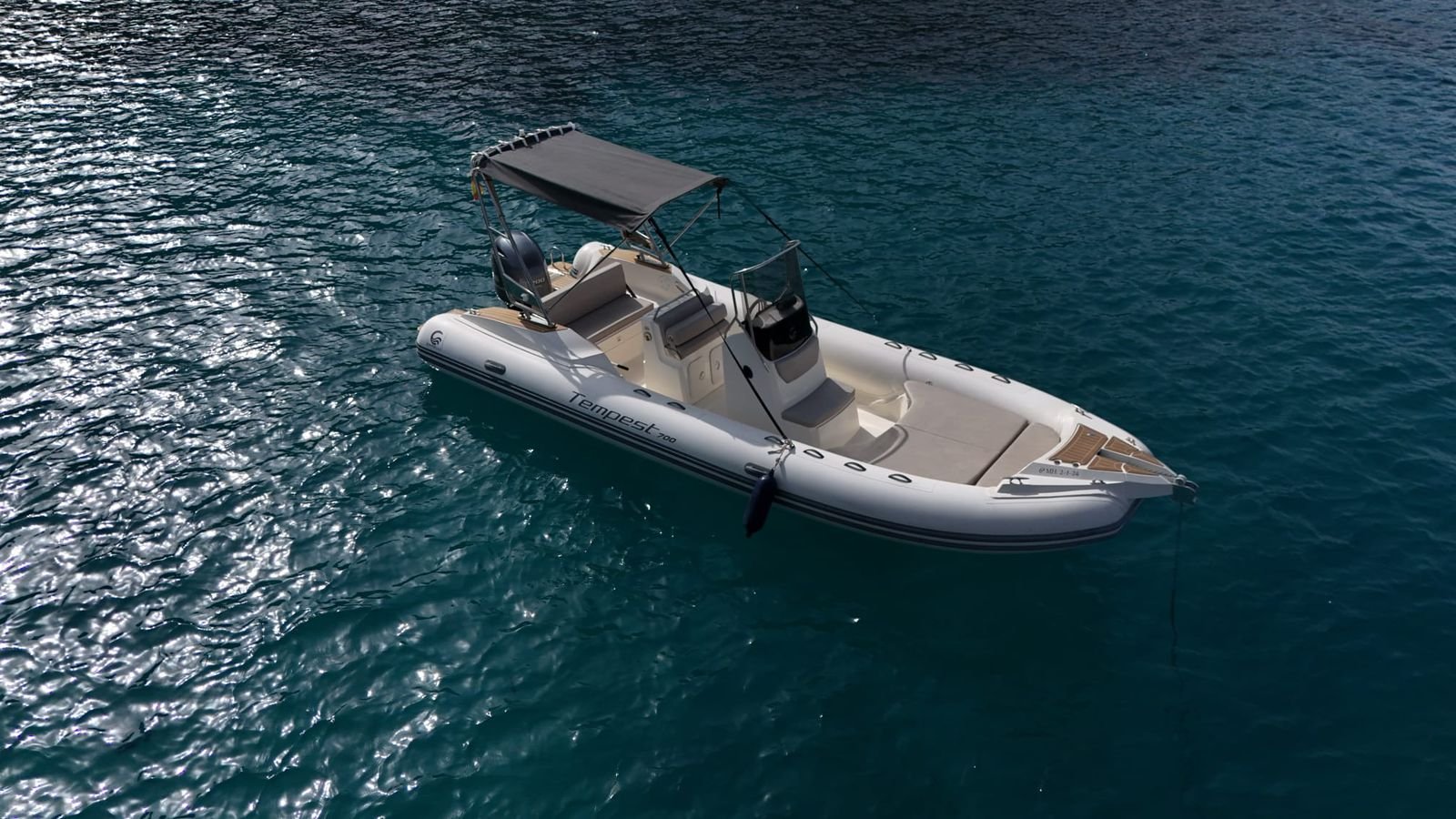 Capelli Tempest 700 Luxe — premium Yamaha-powered charter boat for larger groups, Mallorca